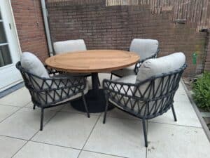 Calpi low diningset 4 Seasons